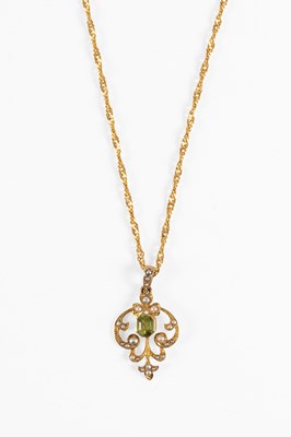 Lot 127 - A Peridot and Split Pearl Pendant on Chain,...