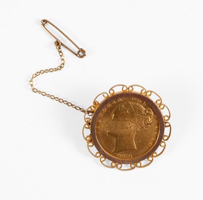 Lot 89 - A Sovereign Brooch, dated 1871, in a loose...