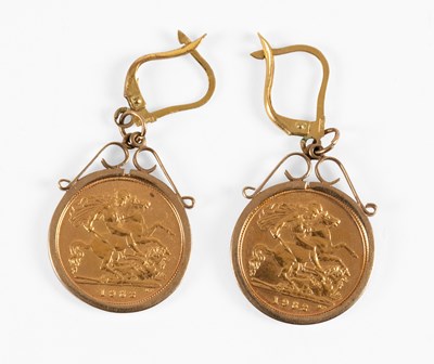 Lot 73 - A Pair of Half Sovereign Earrings, dated 1882,...