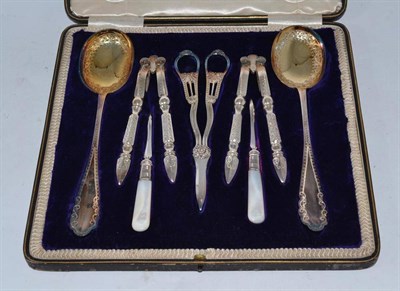 Lot 28 - Edwardian set of plated fruit eaters in case