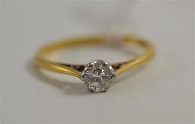 Lot 53 - A diamond solitaire ring