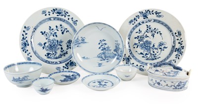Lot 28 - A Pair of Chinese "Nanking Cargo" Porcelain...