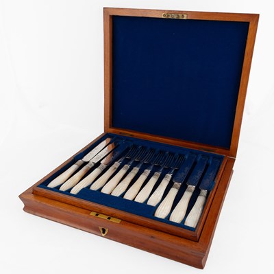 Lot 272 - A Cased Set of Silver Plate Fruit-Eaters With...