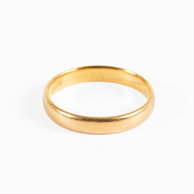 Lot 55 - A 22 Carat Gold Band Ring, finger L