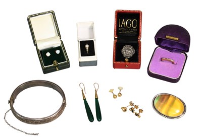 Lot 2 - A Quantity of Jewellery, comprising of an 18...