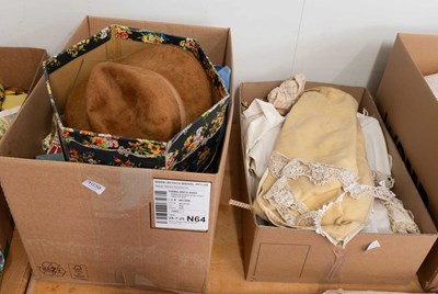 Lot 1039 - Assorted Mainly 20th Century Textiles and...