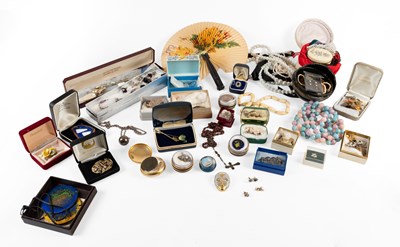 Lot 1 - A Quantity of Jewellery, including a 9 carat...