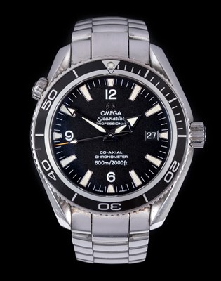 Lot 2415 - Omega: A Stainless Steel Automatic Calendar...