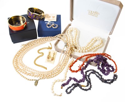 Lot 3 - A Quantity of Jewellery, including cultured...