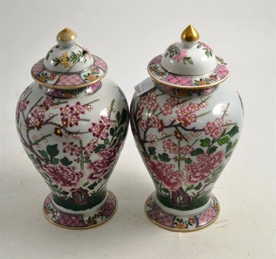 Lot 162 - A pair of Samson famille rose vases (a.f.)