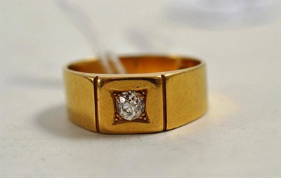 Lot 196 - An 18ct gold diamond set ring estimated diamond weight 0.35ct approximately