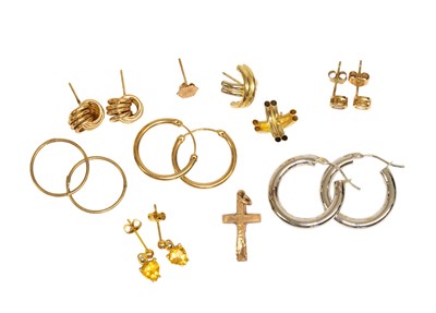 Lot 44 - A Small Quantity of Jewellery, comprising of...