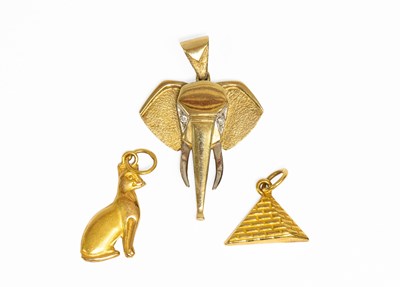Lot 37 - A Diamond Elephant Pendant, measures 2.9cm by...