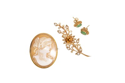 Lot 147 - A 9 Carat Gold Citrine and Split Pearl Floral...