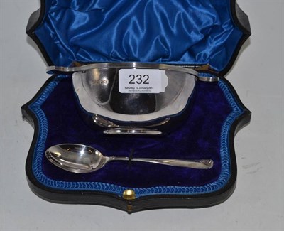 Lot 232 - A George V silver porringer and spoon in fitted presentation case, Sheffield, HA