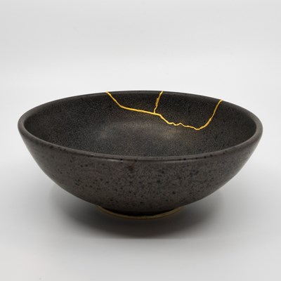 Lot Alchimella: Dark Grey Bowl, by Rebecca Proctor...