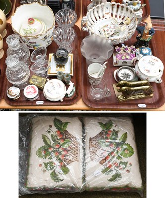 Lot 114 - A Quantity of Ceramics and Glass, including an...
