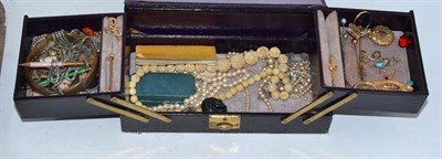 Lot 342 - Box of jewellery, including jet and gold