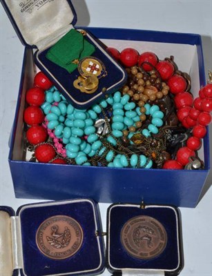 Lot 344 - Assorted jewellery and tokens