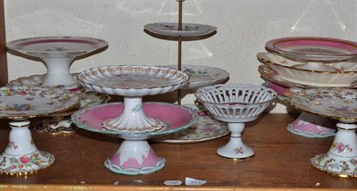 Lot 373 - A quantity of cake stands