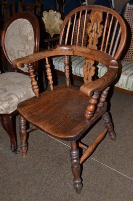 Lot 528 - Broadarm Windsor chair