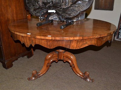 Lot 576 - A Victorian rosewood oval breakfast table