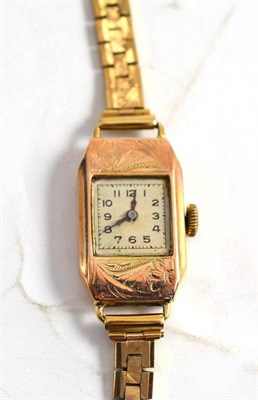 Lot 21 - A 9ct gold lady's wristwatch