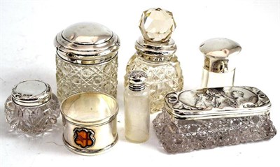 Lot 26 - Box of small silver lidded items
