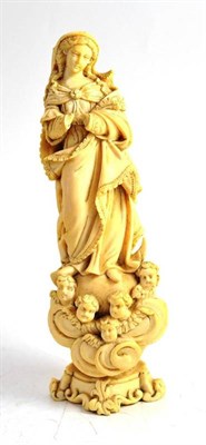 Lot 32 - An early 19th century European carved ivory figure