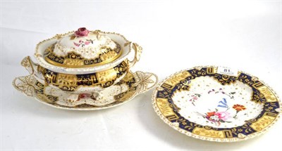 Lot 81 - English porcelain tureen on stand and matching plates