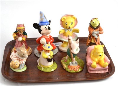 Lot 84 - Eight various collectable figures
