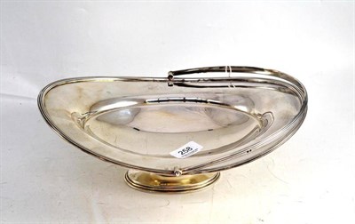 Lot 258 - A silver cake basket, Birmingham 1930