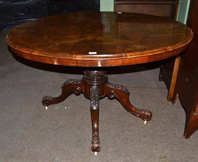 Lot 447 - A late 19th century walnut loo table