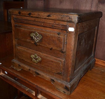 Lot 489 - Oak commode with hinged lid