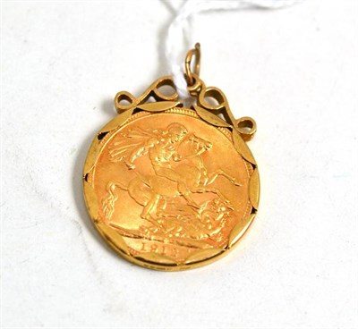 Lot 20 - A 1912 full sovereign, loose mounted as a pendant