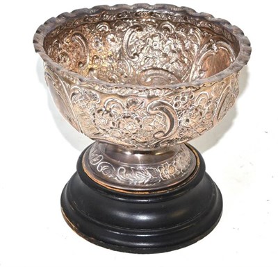 Lot 126 - A silver bowl on wooden stand