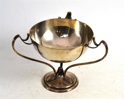 Lot 142 - An Art Nouveau silver pedestal dish