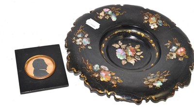 Lot 236 - A Jennens and Bettridge papier-mâché bowl and a silhouette