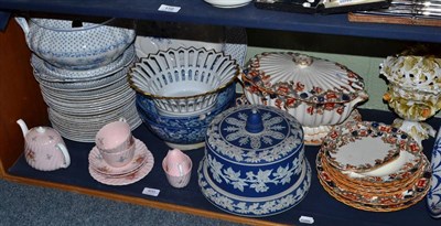 Lot 400 - A shelf of decorative ceramics