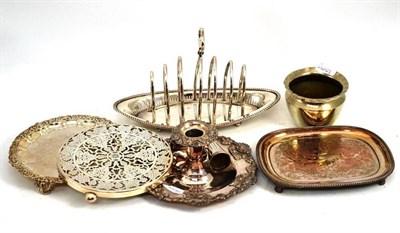 Lot 432 - A collection of silvered metal and plate including a toast rack, waiter, chamberstick, etc