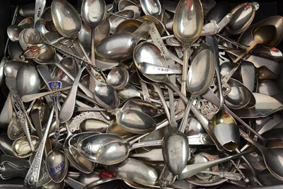 Lot 478 - A large quantity of predominantly 19th and 20th century silver flatware, mostly teaspoons