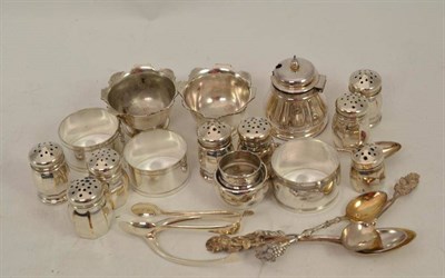 Lot 482 - Small quantity of '800' standard teaspoons, sterling pepperettes, silver salts, napkin rings,...