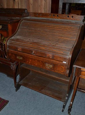 Lot 538 - A Victorian tambour fronted desk, 80cm wide