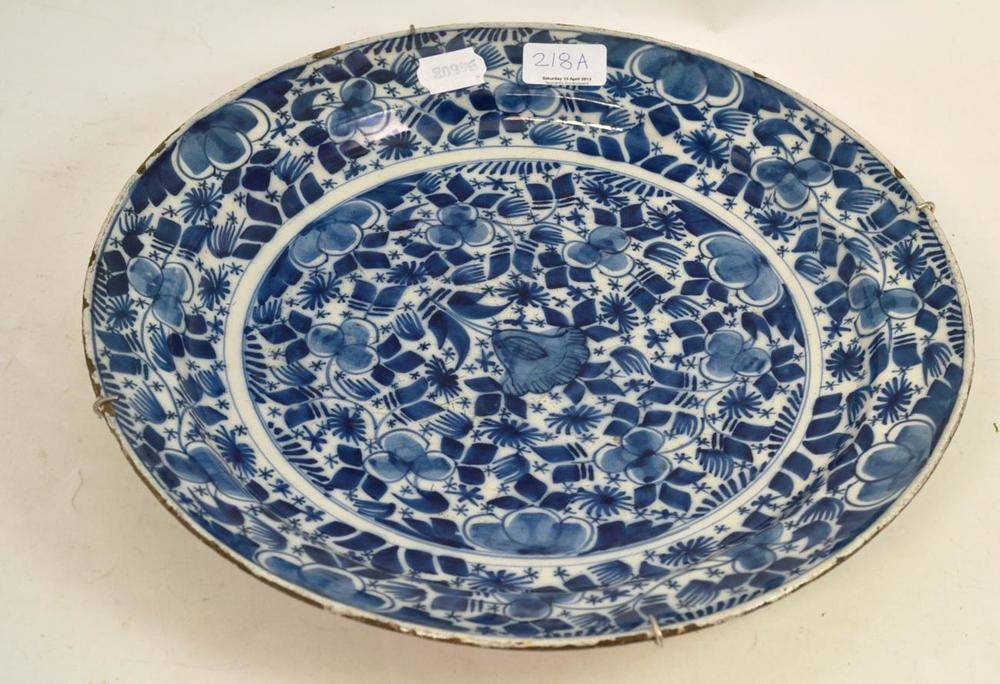 Lot 218 - An 18th century Delft charger