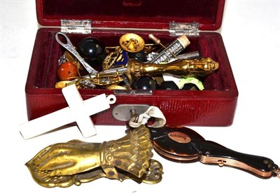 Lot 81 - A Lorgnette, a gilt seal and sundry items