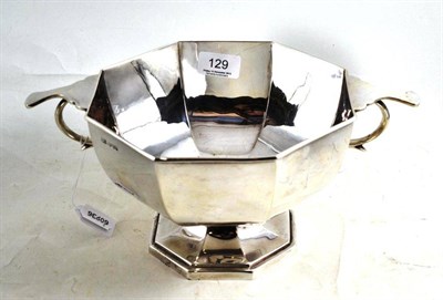 Lot 129 - A silver octagonal bowl, Sheffield 1918