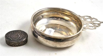 Lot 190 - A Continental silver pill box and a sterling silver quaich (2)