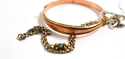 Lot 194 - A 9ct gold half engraved bangle (a.f.) and a belcher chain with turquoise set clasp