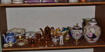 Lot 238 - A shelf of decorative ceramics including a Mason's Ironstone Brocade pattern large ginger jar...