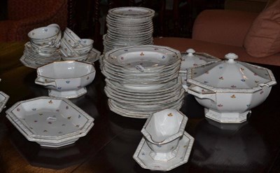 Lot 279 - A Rosenthal Maria pattern dinner service, comprising various tureens, dishes, plates etc